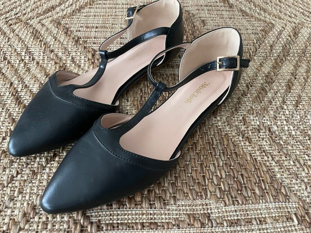 Black T-Strap ModCloth Pointed Toe flat SZ 7 mod workwear minimal